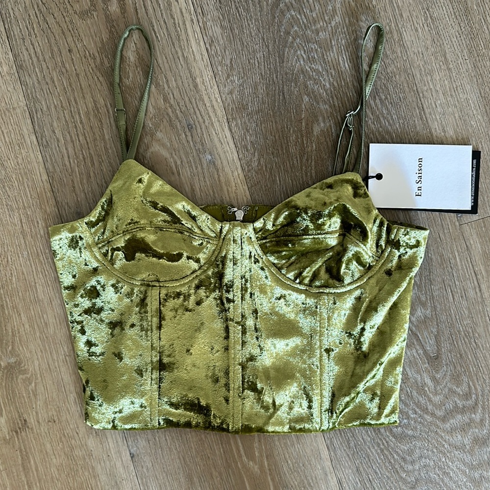 NWT En Saison Madeline Top Green Velvet Crop Top